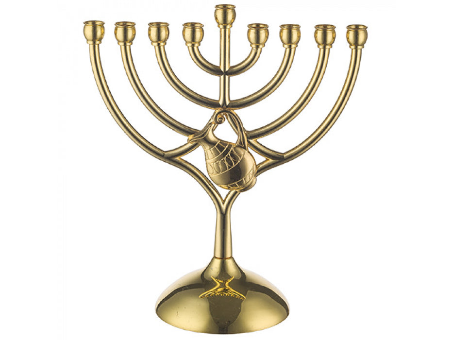 Menorah de Janucá dorada con jarra de aceite