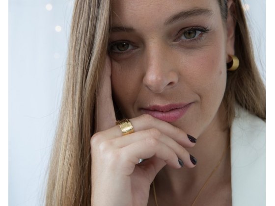 Anillo de Cabalá con el nombre de Dios KLI