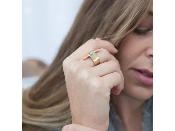 Anillo de Cabalá con piedra Turquesa y el nombre de Dios ALD