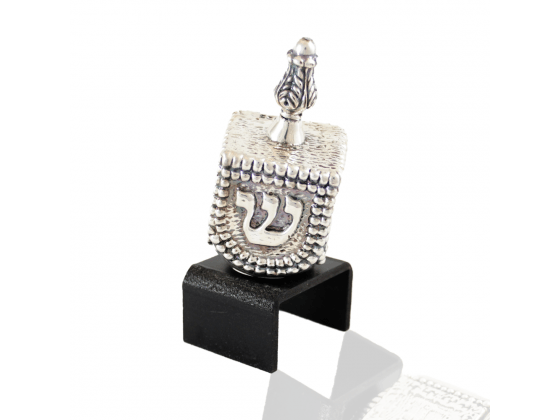 Dreidel de Janucá decorado y grabado en plata esterlina - Compraenisrael