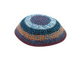 Kipá azul de tejido de punto con líneas multicolores - Compraenisrael