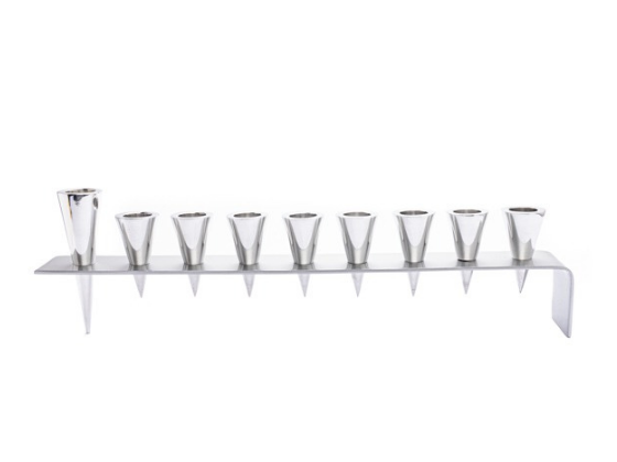 Menorah de Janucá en aluminio con Conos