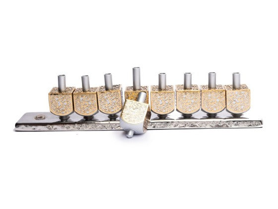 Menorah de Janucá realizada con Dreidels en Aluminio