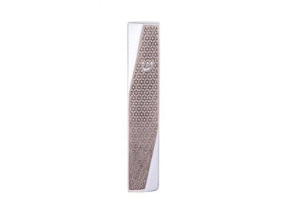 Mezuzá decorada con Estrellas de David en corte geométrico - Compraenisrael