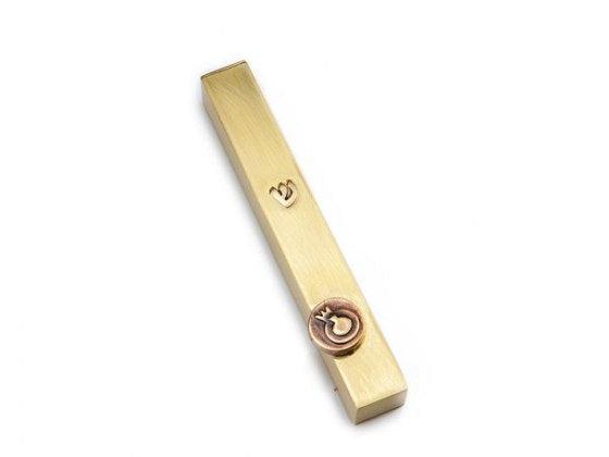 Mezuzá de metal con adorno de Granada hecho a mano - Compraenisrael