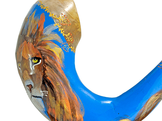 Shofar corto pintado a mano por Sarit Romano L - León  de Judá celeste - Compraenisrael