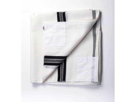 Talit Katan Tzitzit de lana liviana con rayas negras y con cuello en V - Compraenisrael