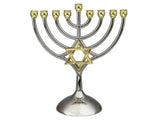 Menorah de Janucá plateada con porta velas doradas y Estrella de David - Compraenisrael